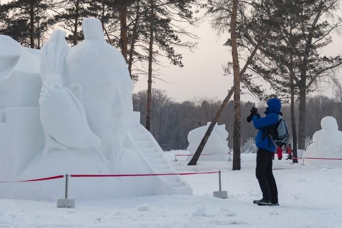  （社会）第二十七届全国雪雕比赛在哈尔滨太阳岛落幕