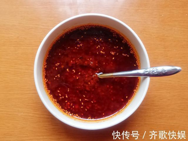 奶奶做的酱香饼，好吃有诀窍，掌握好4点，酥软多层，凉了也好吃