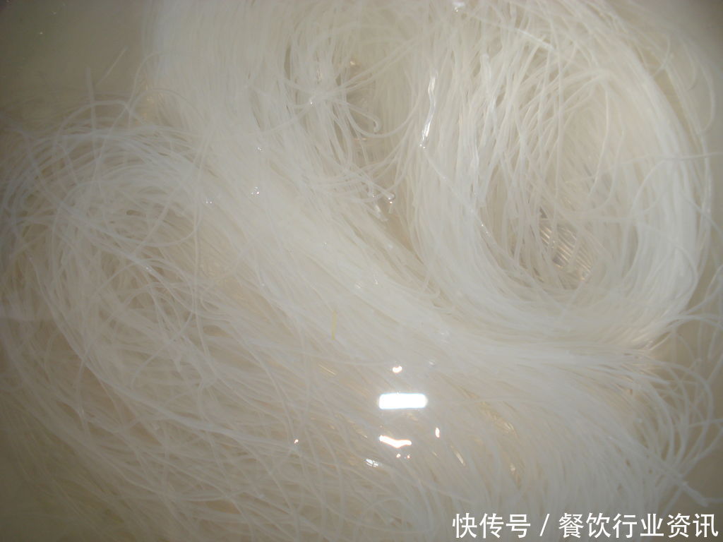 粉丝|蒜蓉粉丝蒸大虾,你没吃过的美味,各位小馋猫抓紧学着做