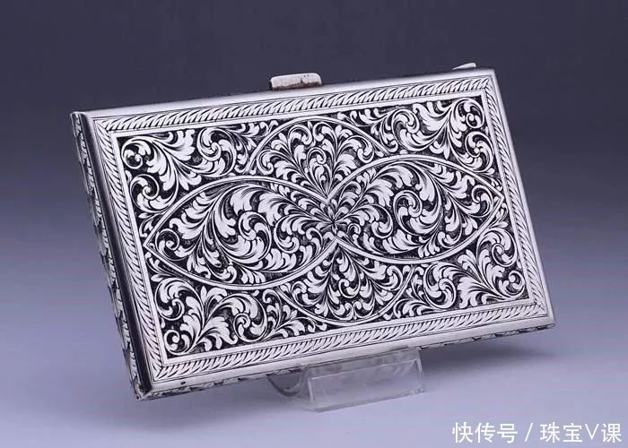 说女人戴了硬银会出事?今天告诉你真相