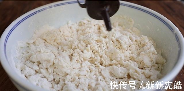 手把手教你做烙馍，烙时不用1滴油，吃的时候才叫香，柔软又筋道
