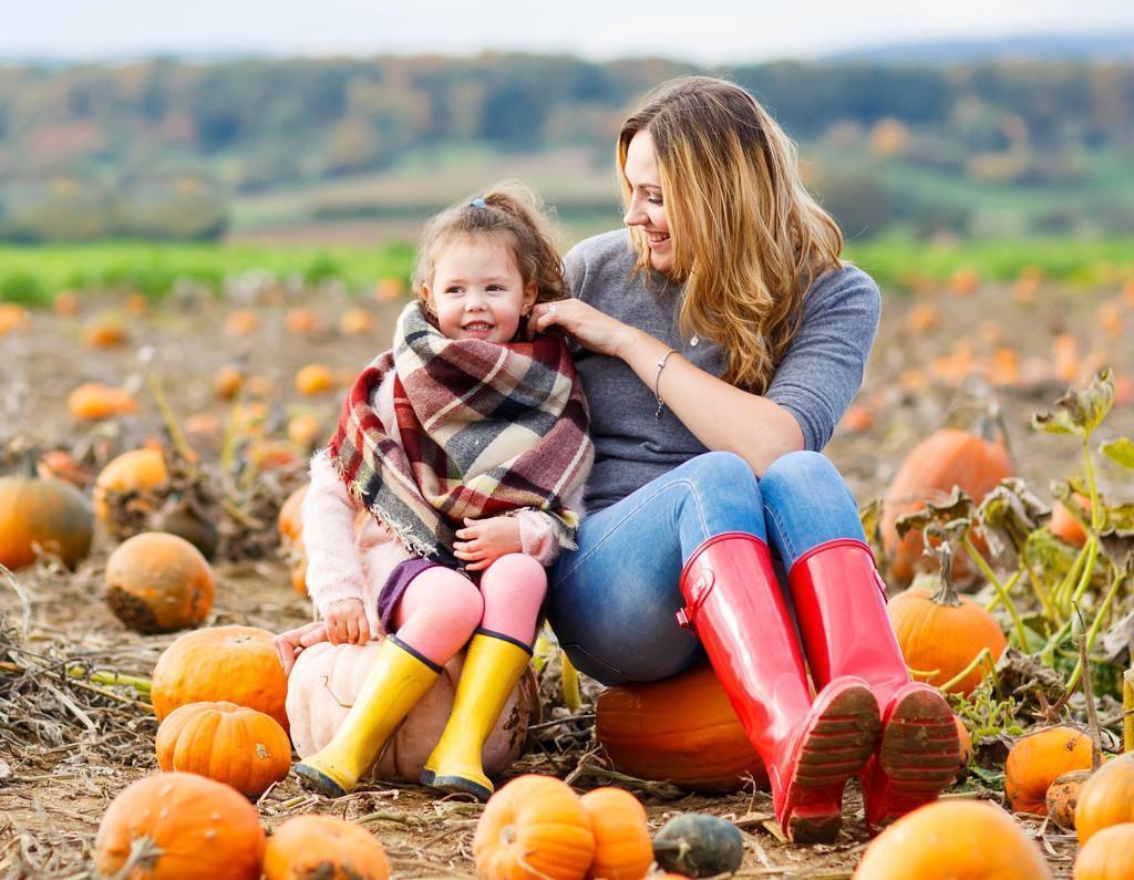 宝妈|洗澡时女儿问妈妈“你怎么和爸爸长得不一样”,宝妈回答暴露情商
