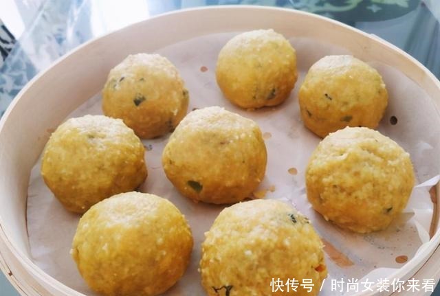 最近,我迷上了吃这饭,玉米面裹一圈,暄软馅香,营养足不发胖