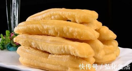 炸油条的时候，这个“步骤”只要做得好，油条才能香酥又可口