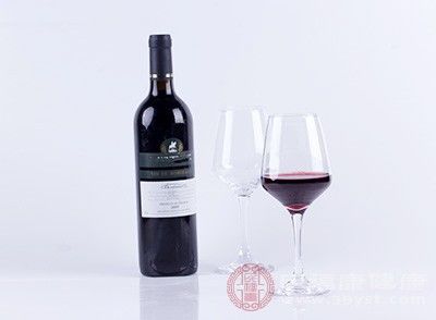 水腫|榴蓮的功效 吃這種水果可以消炎抗水腫