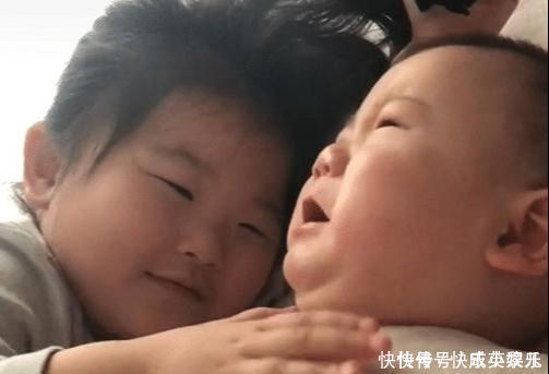 二胎|“最卑微弟弟”沦为姐姐的玩具,这怕是全网“混得最惨”的二胎
