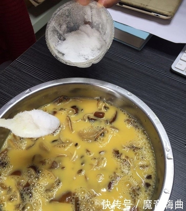 鸡蛋别再炒了，试试加它一起蒸，上桌筷子都停不下来！