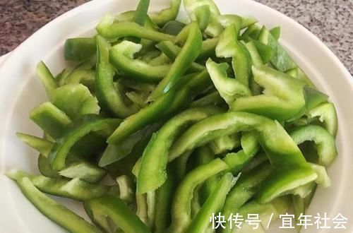 牛肉|炒牛肉时,想要牛肉嫩滑又不老,只需加入1样东西,很多人都不懂