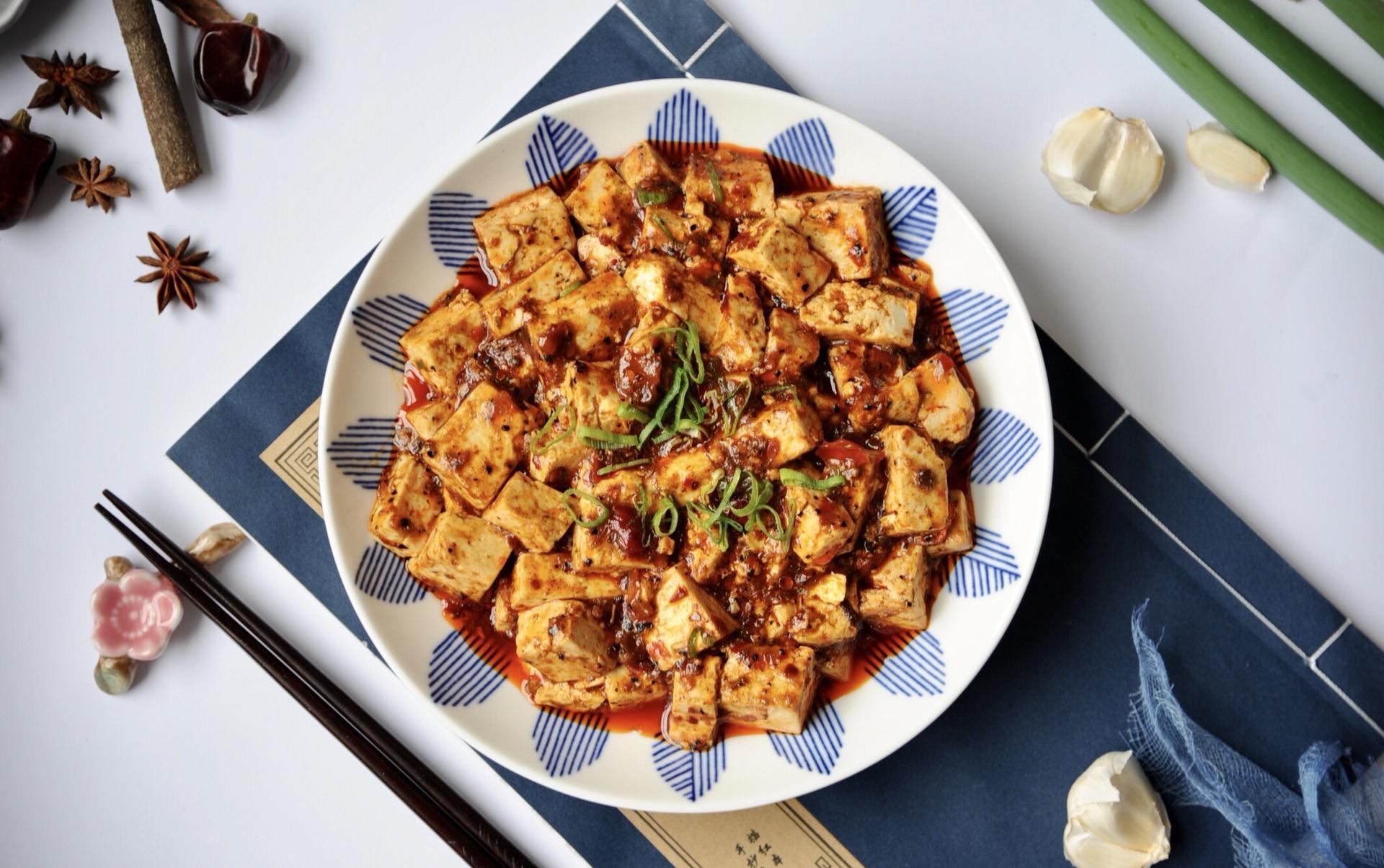 花2块钱买1块豆腐这样做，麻辣鲜嫩，在家也能吃到经典川菜