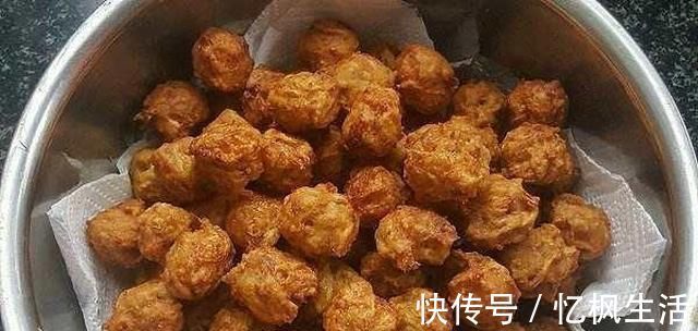 酥脆|萝卜丸子一炸就老因为你只会加面粉,少了这2样,难怪不酥脆