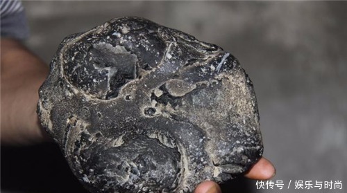 唯一被陨石砸中的女子，虽只受了点轻伤，但后续麻烦却困扰她一生！