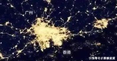 卫星 从卫星上看东亚的夜景，对比三个时期的中日韩三国差距