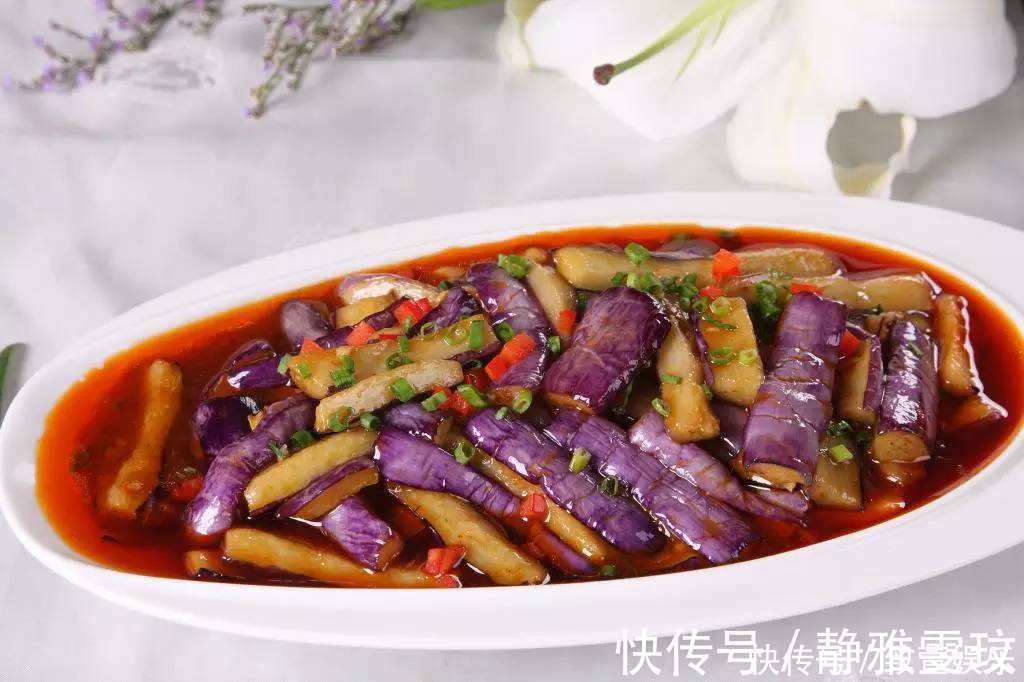 豆瓣酱|炒茄子,不要先放油了!和大厨学一招,颜色不变黑,不吸油还入味
