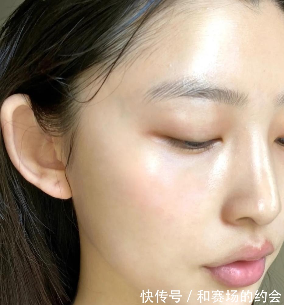 精华 为什么你的皮肤越护理越糙可能踩了这5个护肤误区,你中了几个