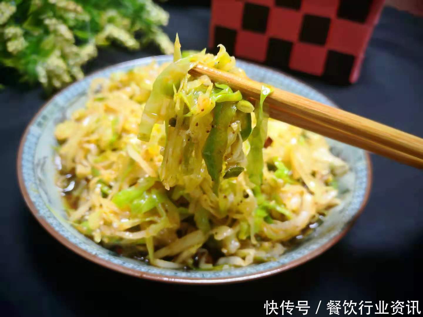 收割|天热多做这菜吃,富含天然叶酸,一斤8毛,买来一烫一拌,真爽口