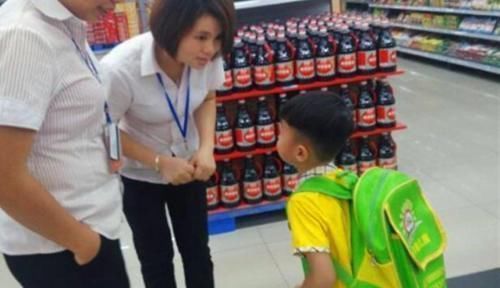 差距|“我偷了一块巧克力”三位妈妈的三种做法，十年后孩子差距大