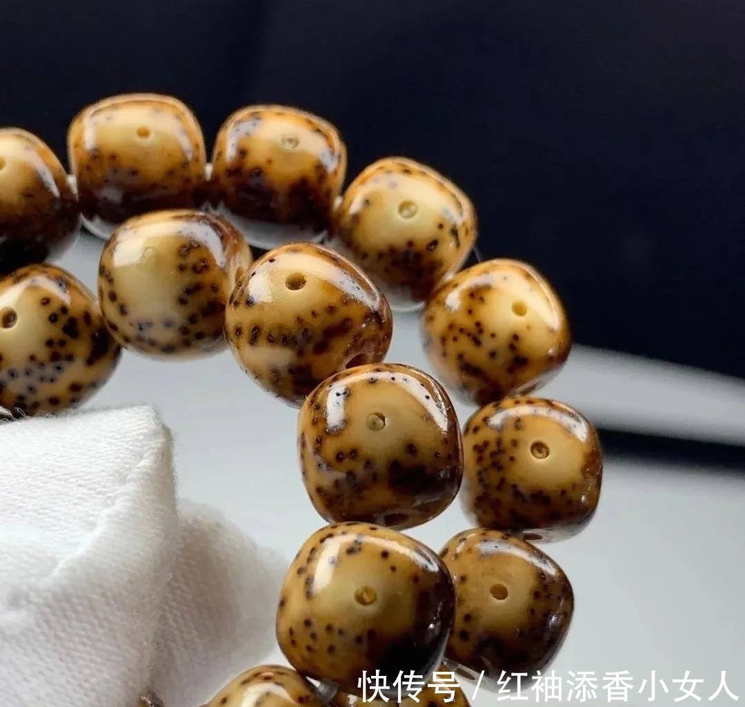 如果你玩手串有这3个举动,那么恭喜你,手串可以扔垃圾桶了!