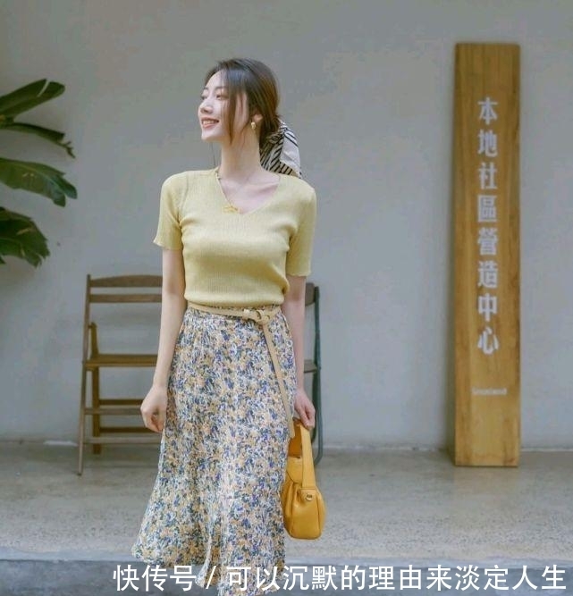 半身裙|怎么穿才温柔又清新呢?对服装的配色和款式,都有一定的要求