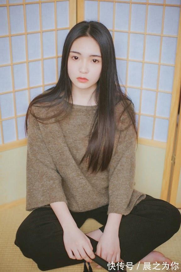 |搞笑GIF图:小哥的技术不错,不但能玩还能清理雪