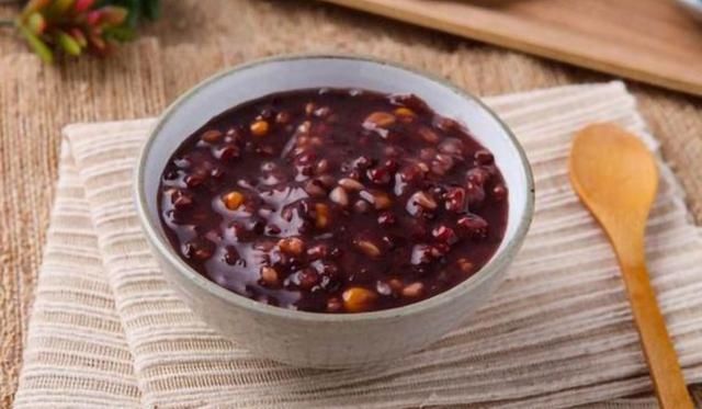  炸鲜奶|牛奶喝腻了，不妨试试新吃法，做法简单，孩子爱吃，一举两得