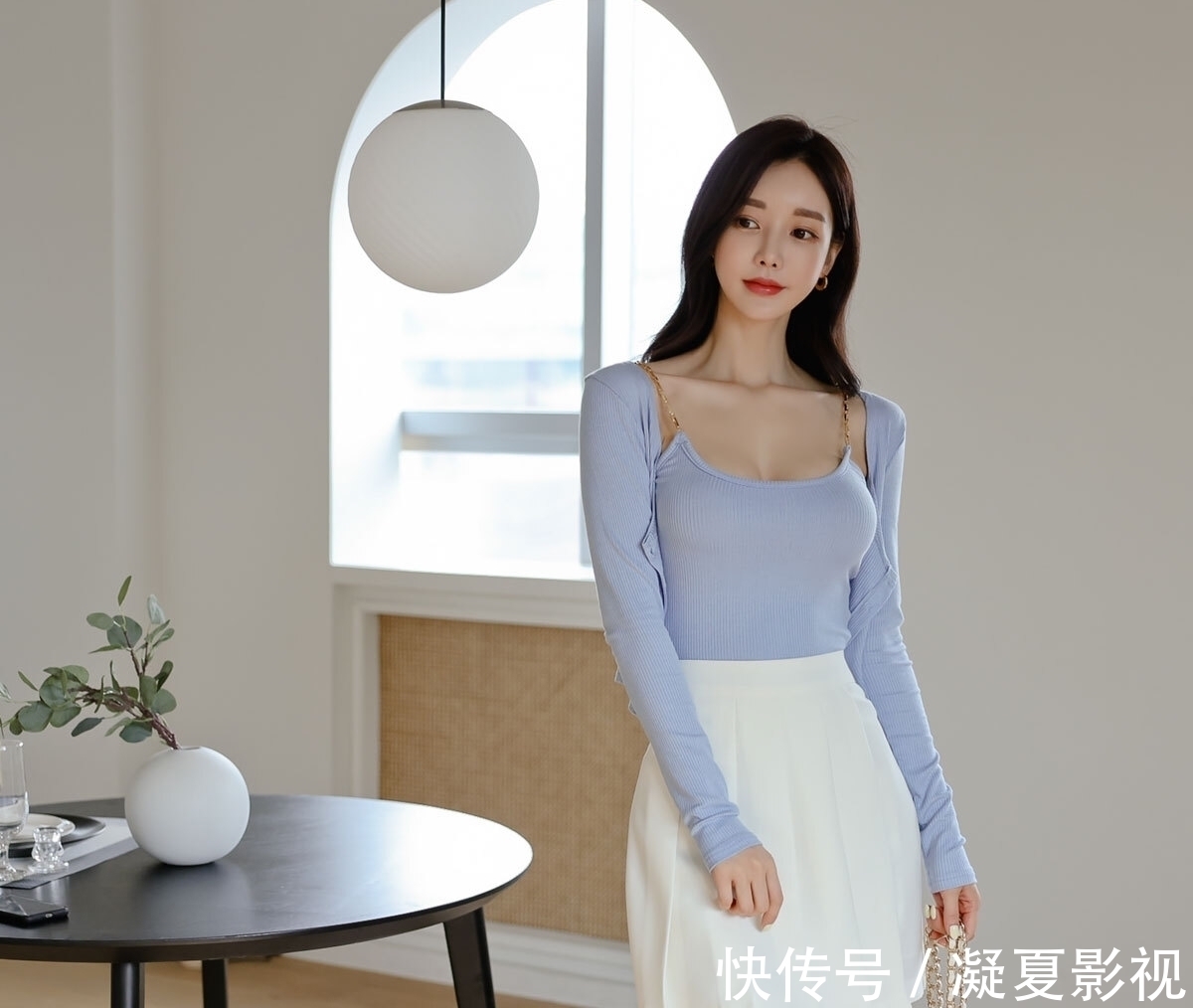 搭配 高清时尚搭配:水波潋滟轻柔螺纹娇俏吊肩裙