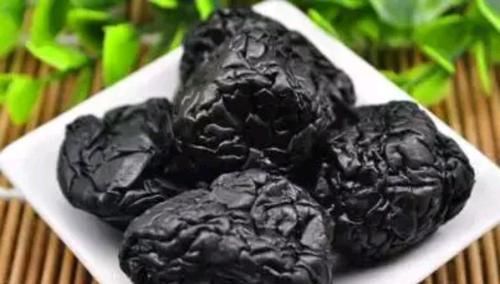 有子宫肌瘤要少吃3物，会加速肌瘤生长，多吃4物清宫毒缩小肌瘤