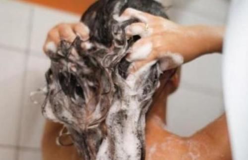 头发一直脱？别犯愁，你可能不是真的掉发！避免入坑看这里