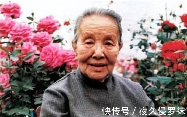 先生@冰心去世后,孙子为何用红漆在她墓碑上写“教子无方,枉为人表”