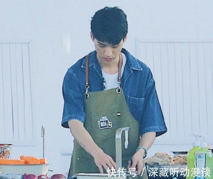 小伙子|《中餐厅5》分工合作,周也丁真去买菜,28岁小伙子龚俊当大厨