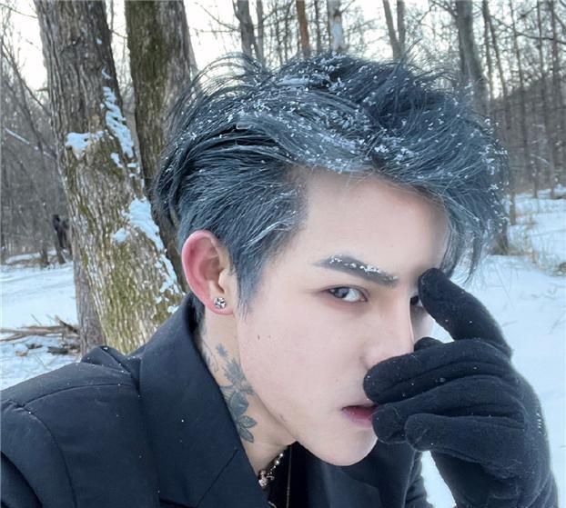 殷世航脱离“低趣味”?看到他和学生1互动画面,黑粉集体自闭!