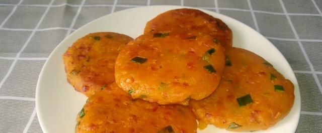 早餐很简单的做法，营养均衡又好吃，女儿每次点名要吃她