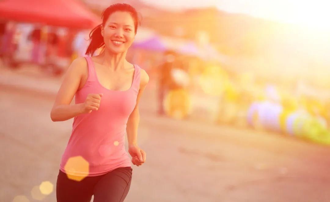 一个小动作,坚持不到6秒,说明早衰了,若能超过10秒,易长寿