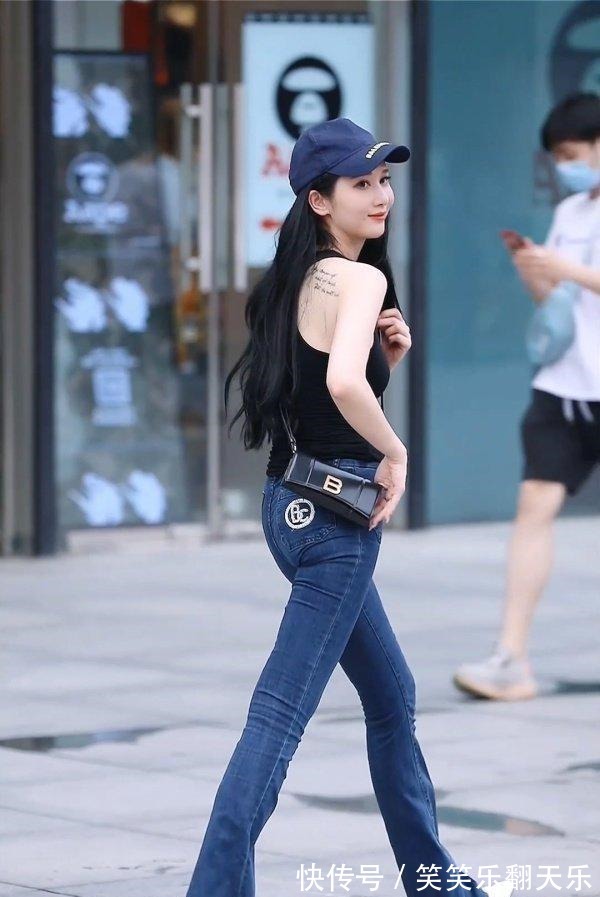 美女 穿出时尚魅力的打底裤，尽显美女端庄气质，还要时尚！