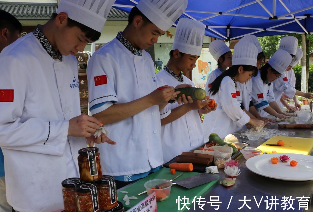 中考|教培凉凉、中考分流，你接受孩子上职高吗，这位老师“太敢说了”