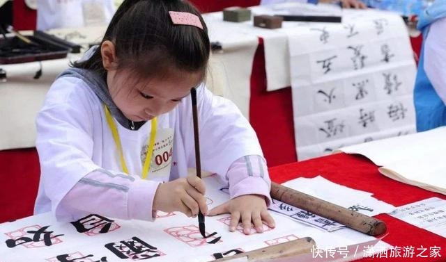 老师|9岁男孩写字像是印刷体,老师称不忍心打叉,网友王羲之再世