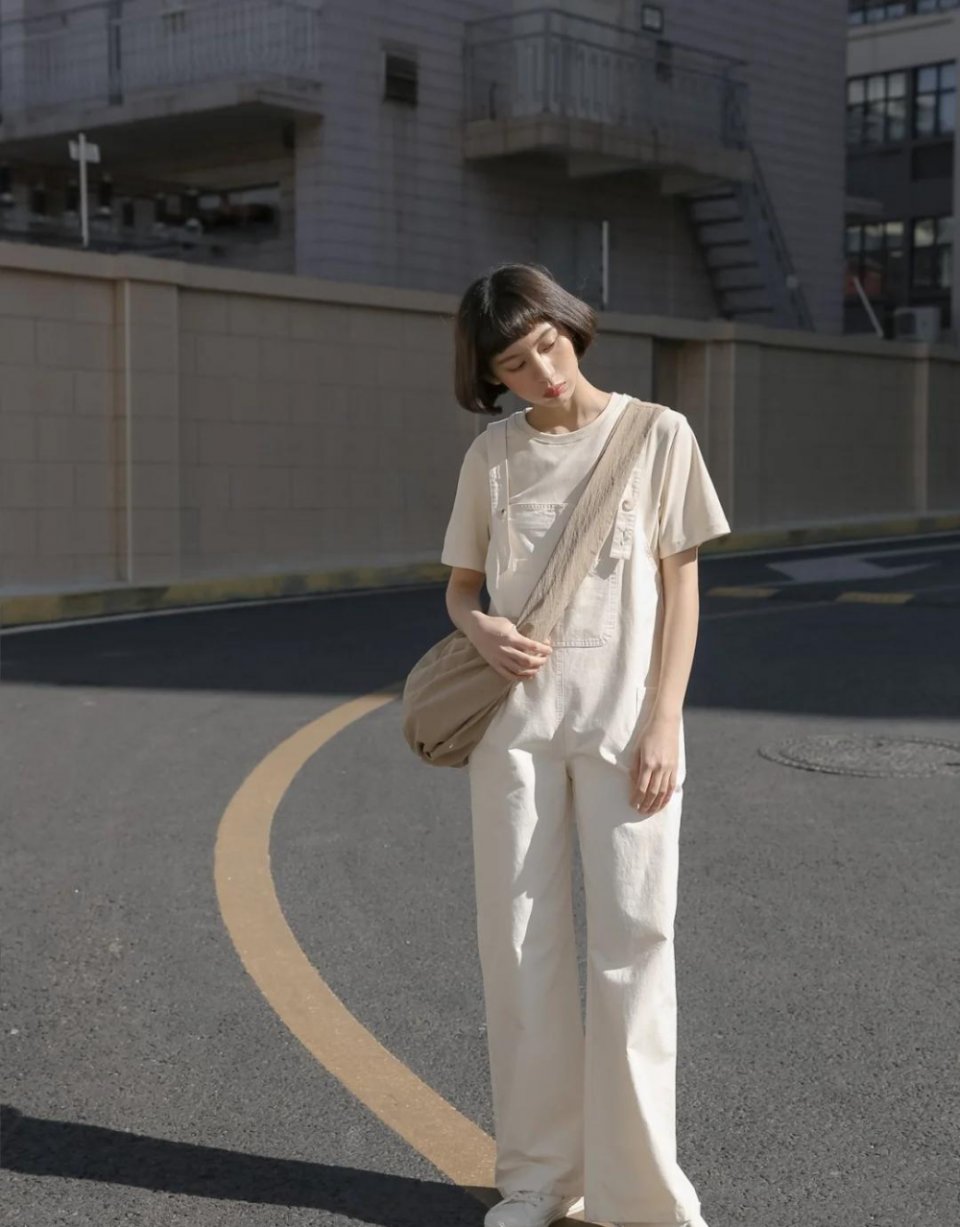 梨形身材女生如何穿出时尚感？关键要看衣服，是否具备这“三点”