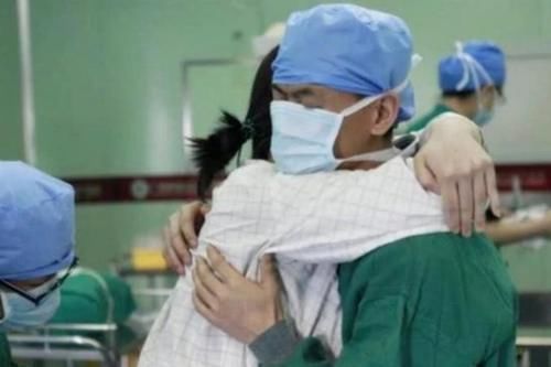 丈夫|“最怂丈夫”走红,产房里哭天喊地,产妇忍无可忍:给我gun出去