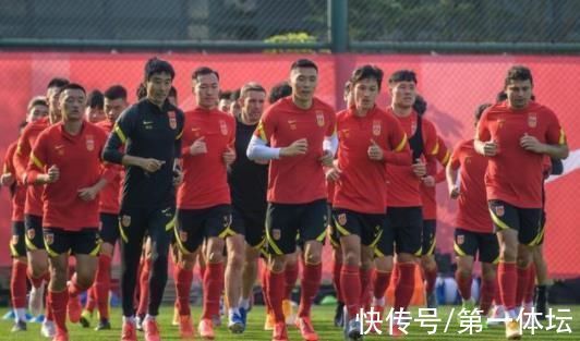 中国男足|足球分析国足为什么输球对阵日本中国队有胜算吗