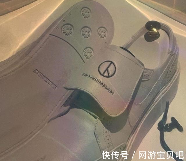 af1 0.06秒就售罄的小雏菊联名鞋又来了,新款设计大改你还爱吗!