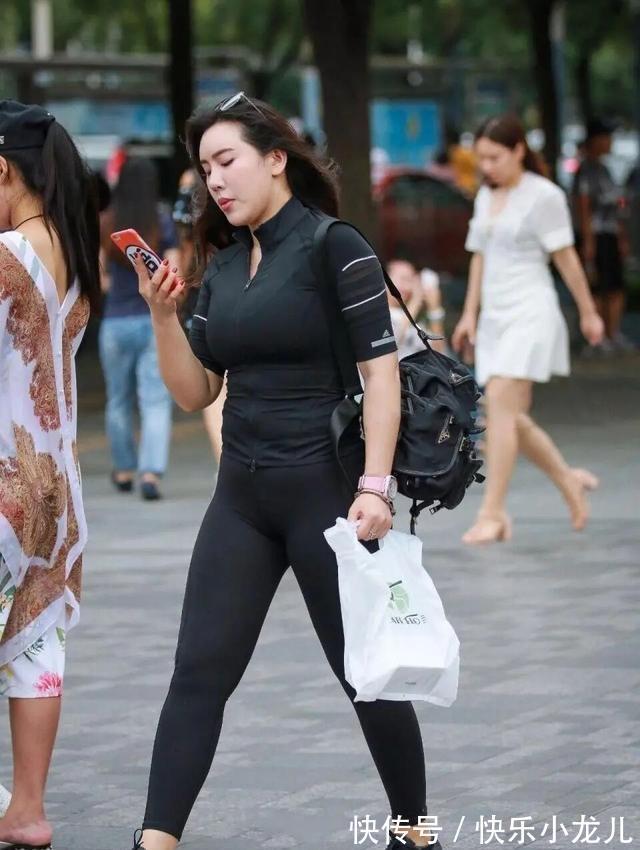 气质 好看洋气的打底裤穿着增添简约的美感,气质女生都喜欢,清新靓丽