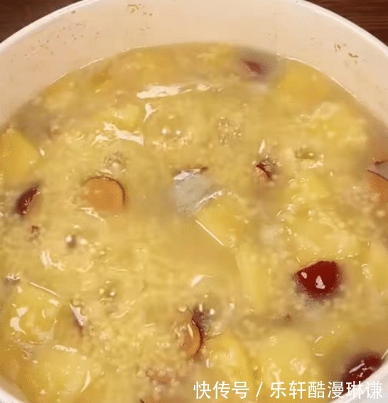 冬天的绝佳早餐，简单煮一锅，暖胃又养胃，营养极高，吃完真暖和