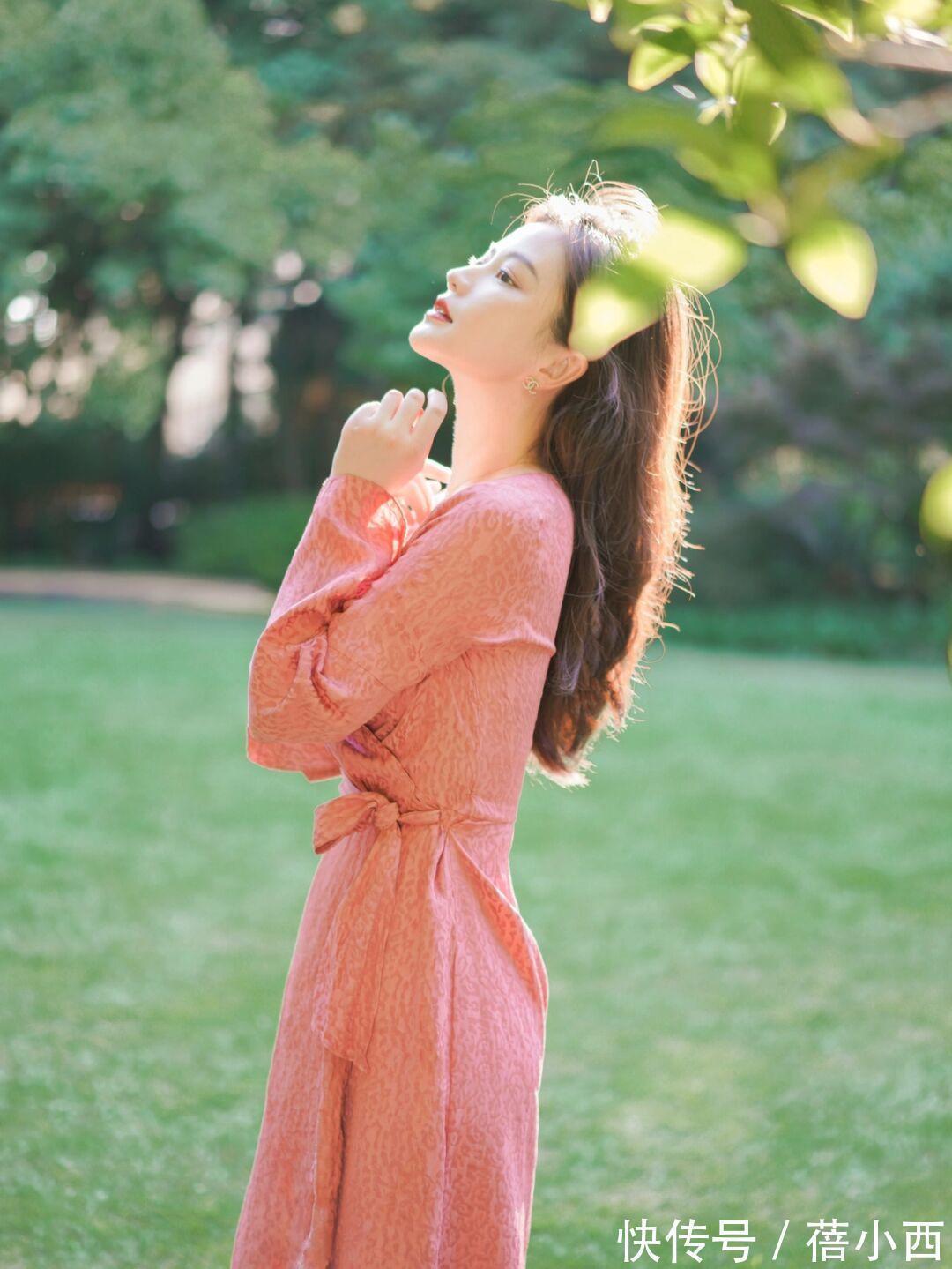 优雅 40岁女人穿衣要讲究点,学博主的连衣裙、半身裙搭配,优雅又体面