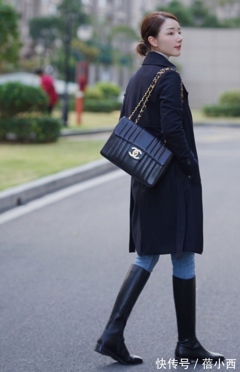 时髦|今年多穿“大衣”,内搭毛衣+牛仔裤,下搭帆布鞋、靴子时髦高级