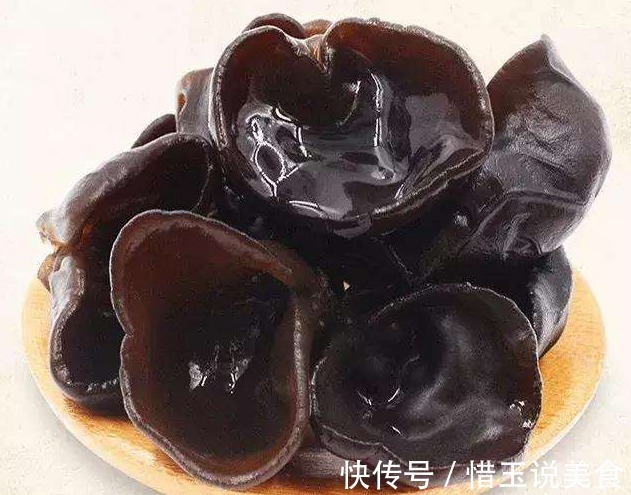 泡木耳，只会用水泡就错了！多加2个料，木耳泡发快，还更干净