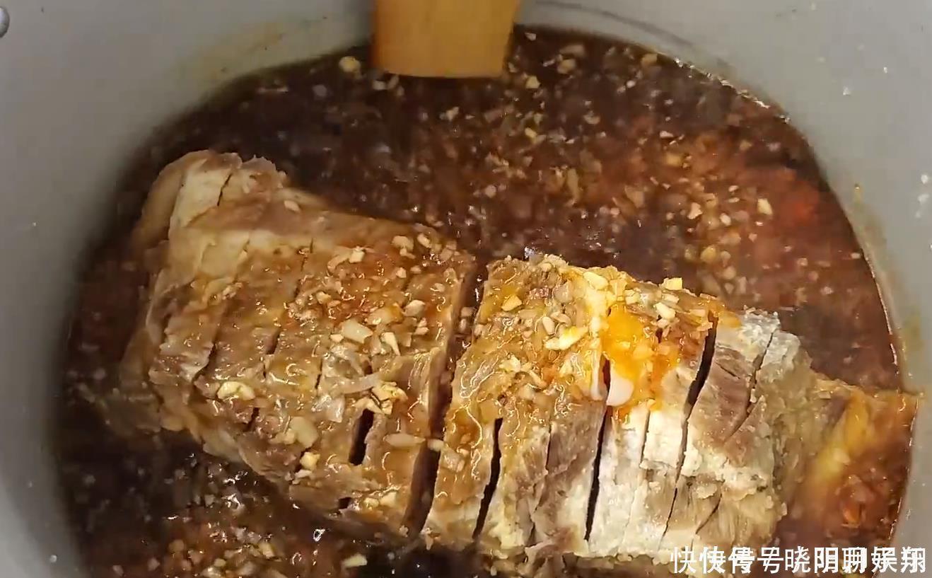 五花肉|五花肉这样做还是第一次见，香喷扑鼻，软烂不油腻，比红烧肉好吃