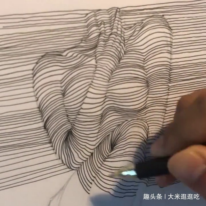 幅画作&美术生给女生画像,纸上全是线条,看到3D成画跪服!