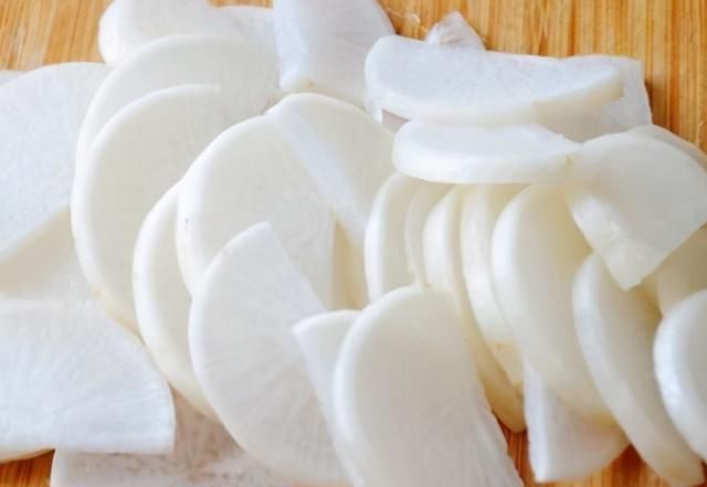  开胃|腌萝卜这做法我用了十几年，爽脆不回软，一次做20斤，开胃更下饭