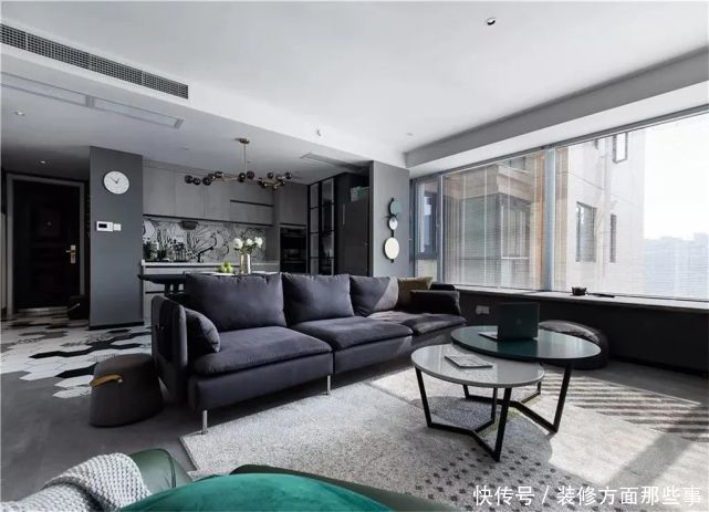 北欧|136平的北欧三居室,加入孔雀绿、复古木色轻奢范的色彩!