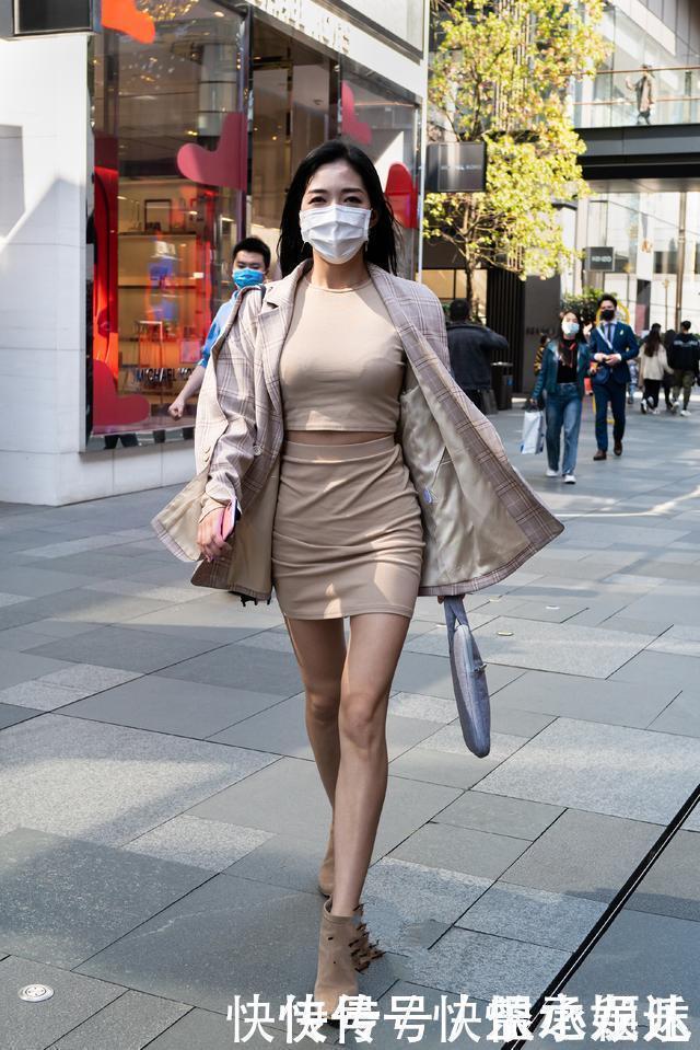 裙海|等待一秒钟入夏茫茫裙海之中的这条裙子,让你性感又显腿长