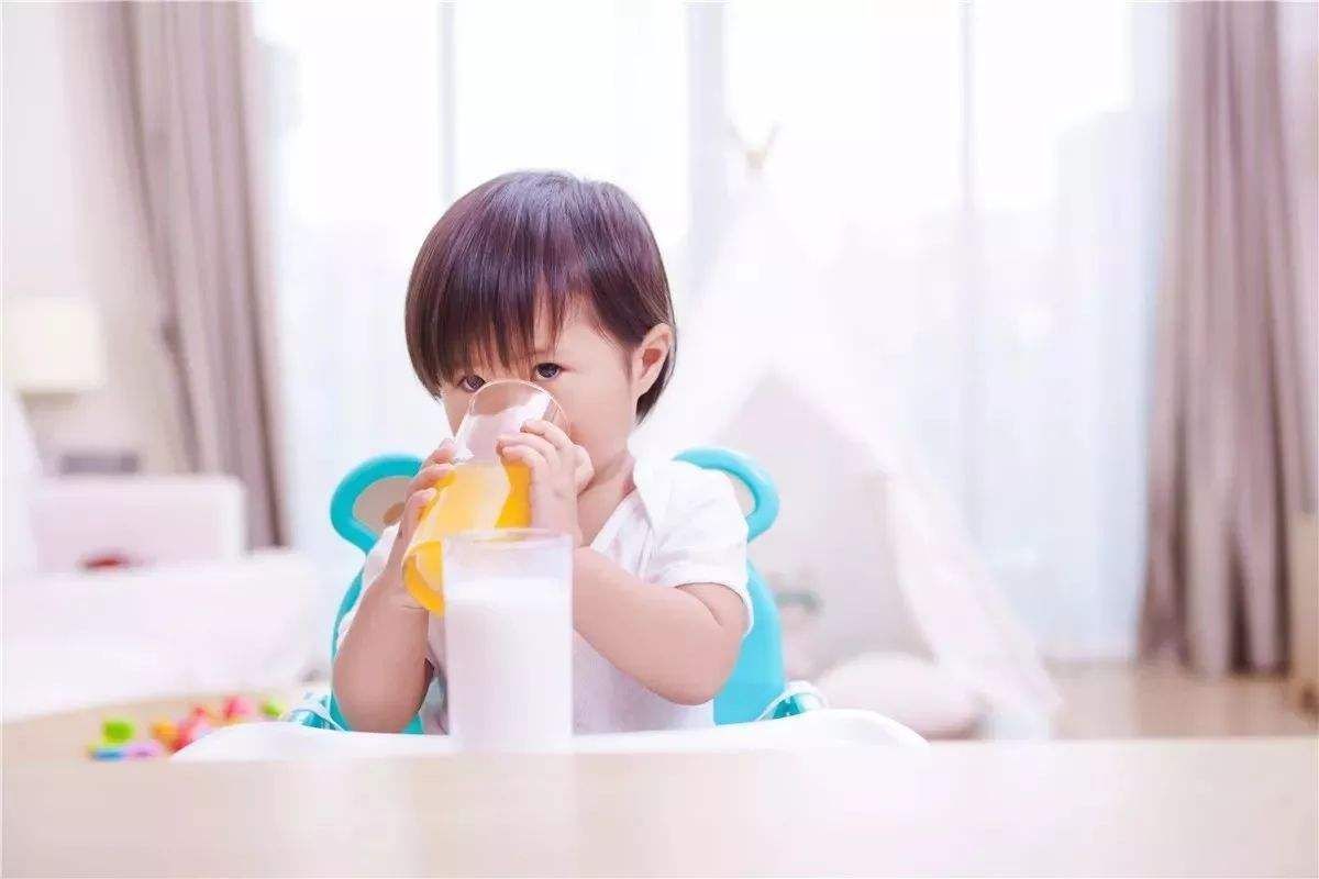 辅食界|鸡蛋羹是辅食界的大众餐,为啥少给宝宝吃?听听儿科医生怎么说